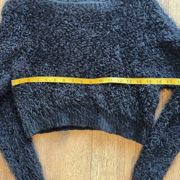 Bycorpus Cropped Black Fuzzy Sweater - Size XS - Picture 5 of 6